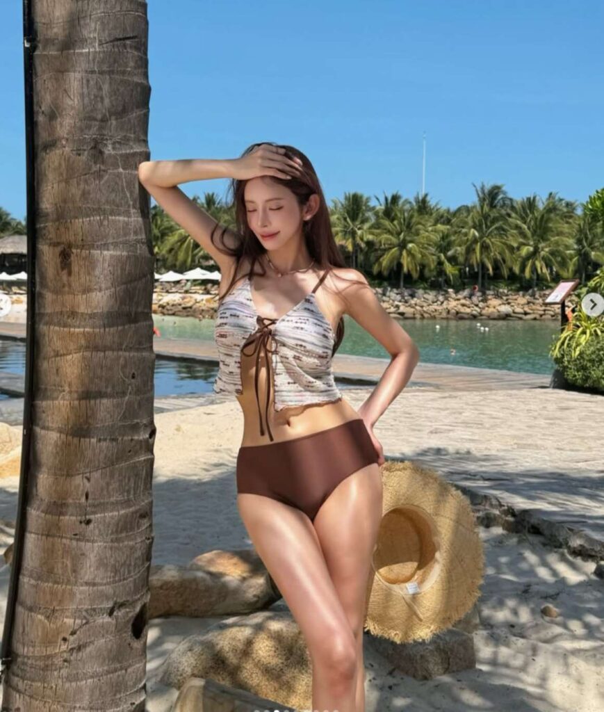 갓벽한 황금 비율 이은솔이 픽한 웨어러블 니트 비키니와 럭셔리 바캉스룩