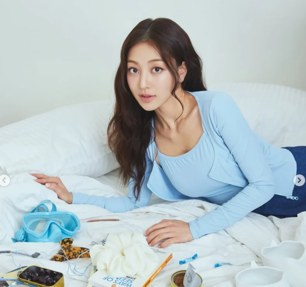 배럴걸 트와이스 지효 래쉬가드