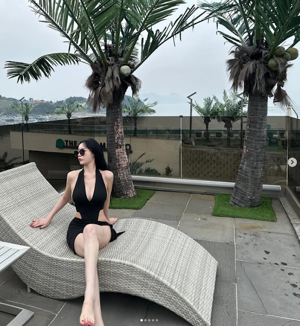 인플루언서 9w.ww 인스타그램 속 비키니 & 바디콘 원피스 스타일링 가이드