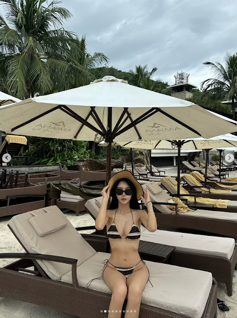 인플루언서 연지 비키니 패션 분석 레드 & 스트라이프 스타일링 가이드