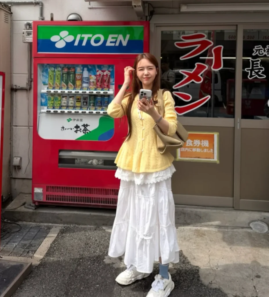 결혼 후 더 빛나는 방민아의 봄 패션