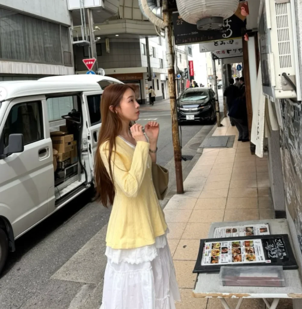 결혼 후 더 빛나는 방민아의 봄 패션