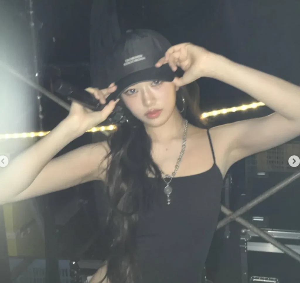 안유진 바디수트 코디