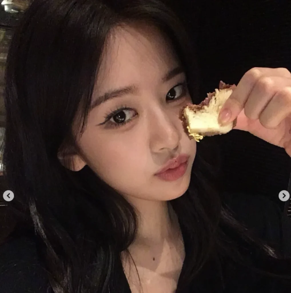 안유진 바디수트 코디