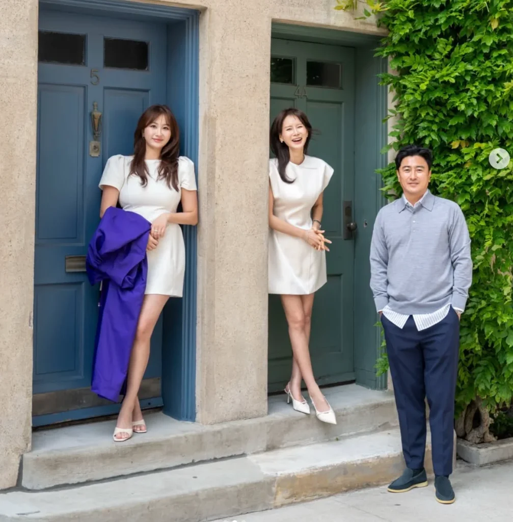 안정환 아내 이혜원, 딸 리원 양과의 훈훈한 트윈룩 졸업 축하 나들이