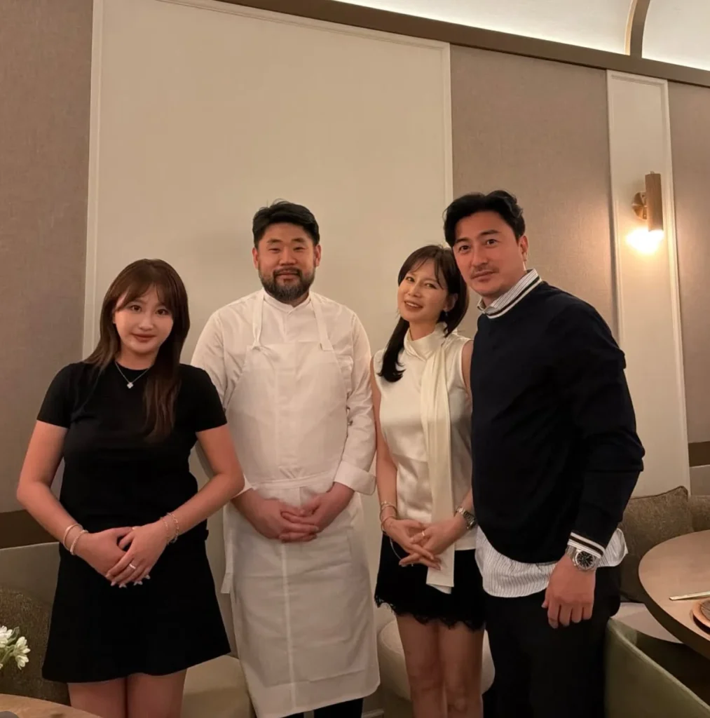 안정환 아내 이혜원, 딸 리원 양과의 훈훈한 트윈룩 졸업 축하 나들이
