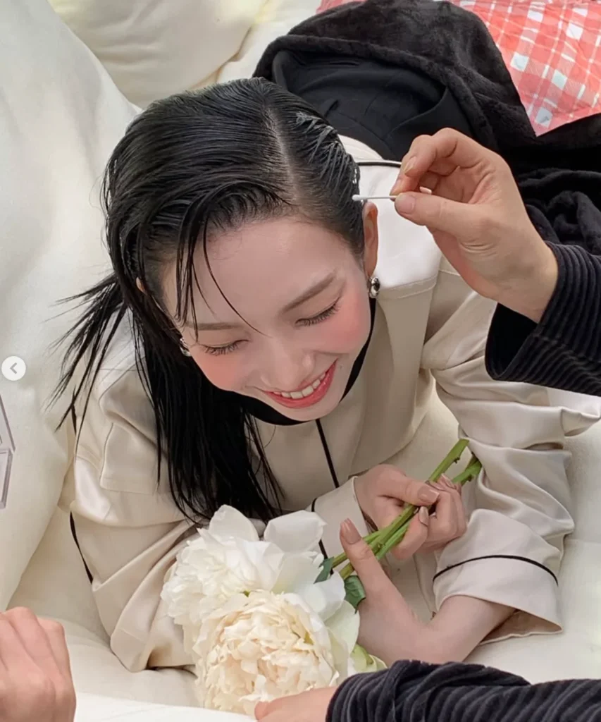 에스파 카리나, AI 같은 비주얼 뽐내며 근황 공개