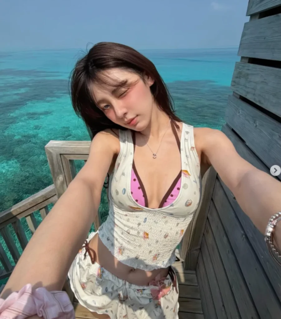 이지연, 발리에서 공개한 아찔한 비키니