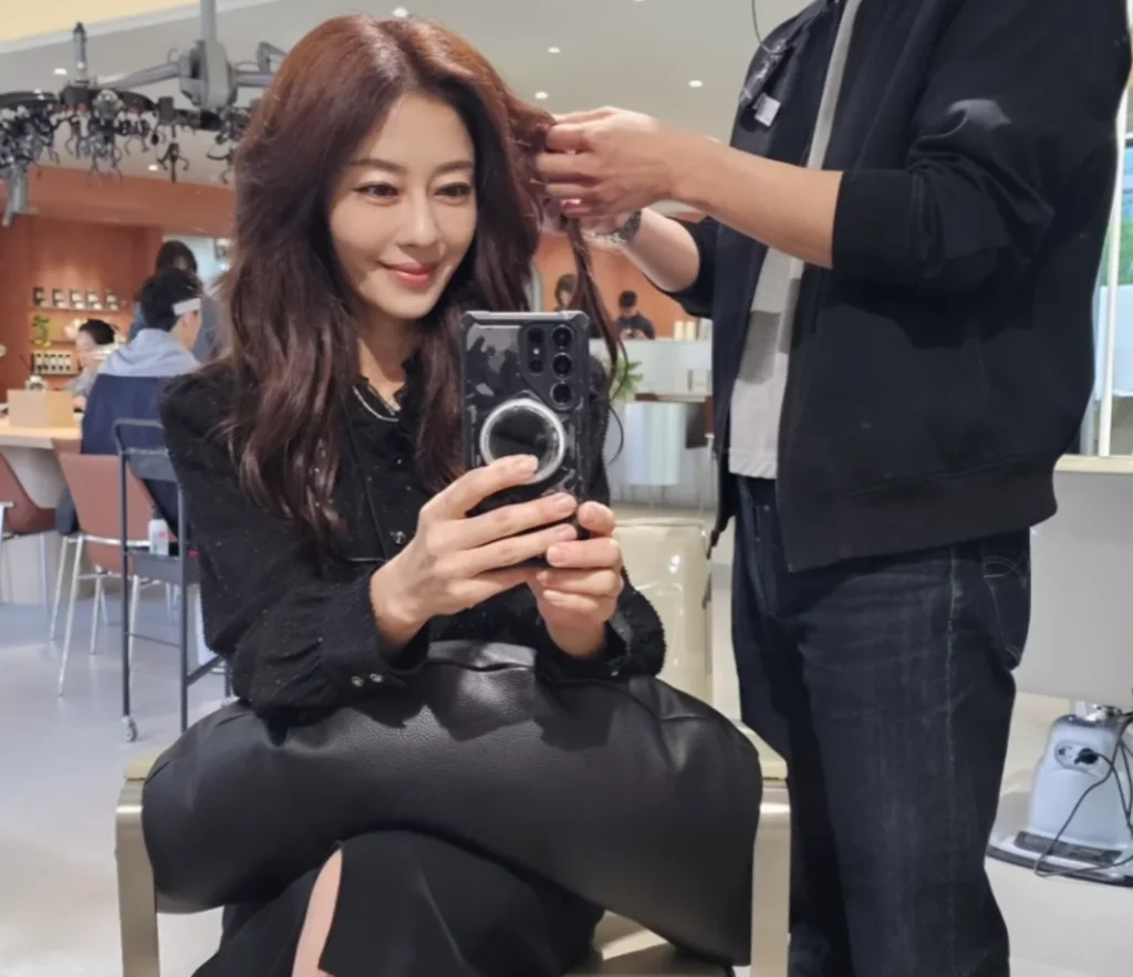 이지현, 찰랑이는 머릿결로 '리즈 시절' 미모 완벽 복귀! 파격 스타일 변신 공개
