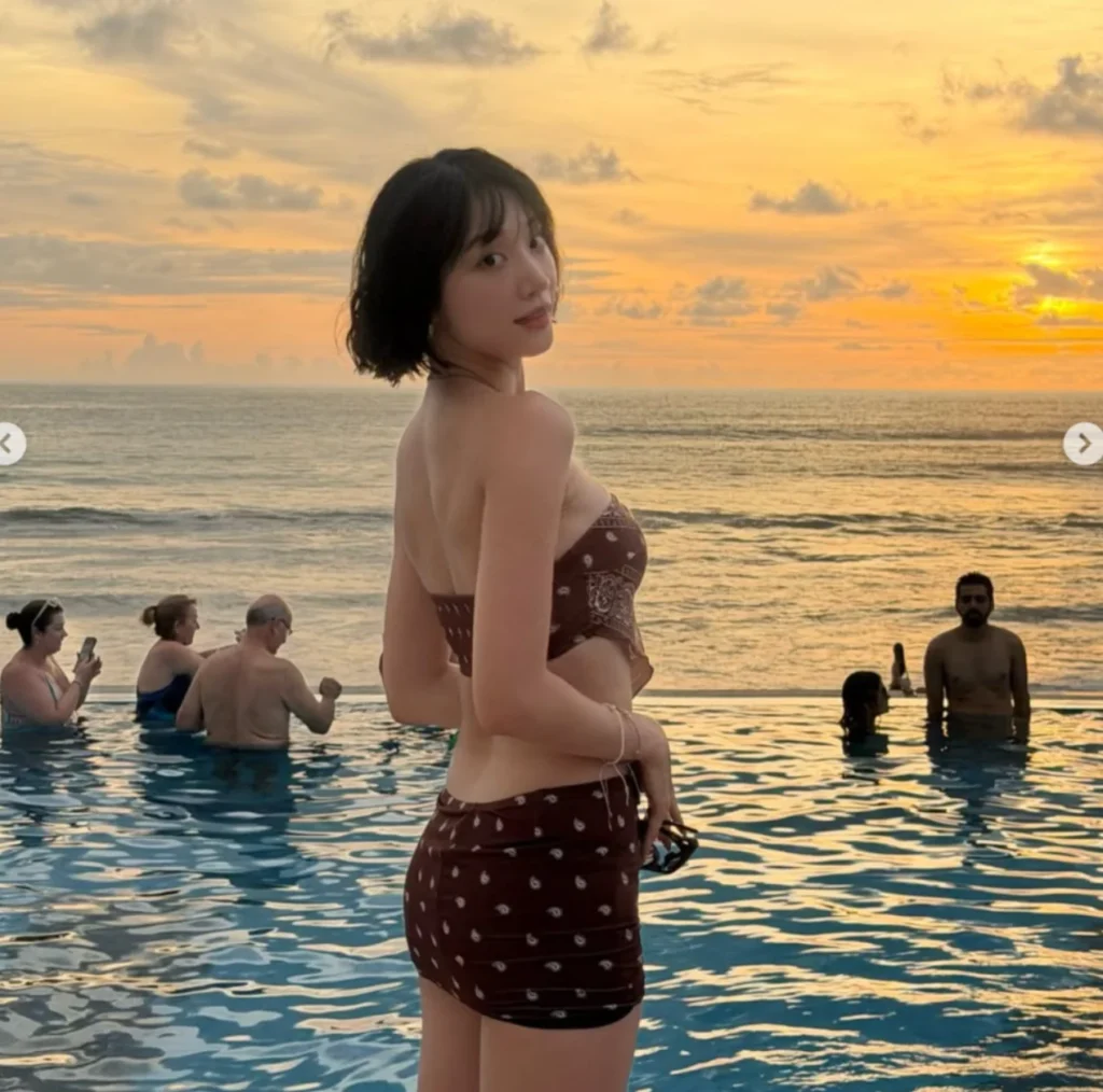 프리스틴 김민경 에메랄드 그린 비키니 패션 분석