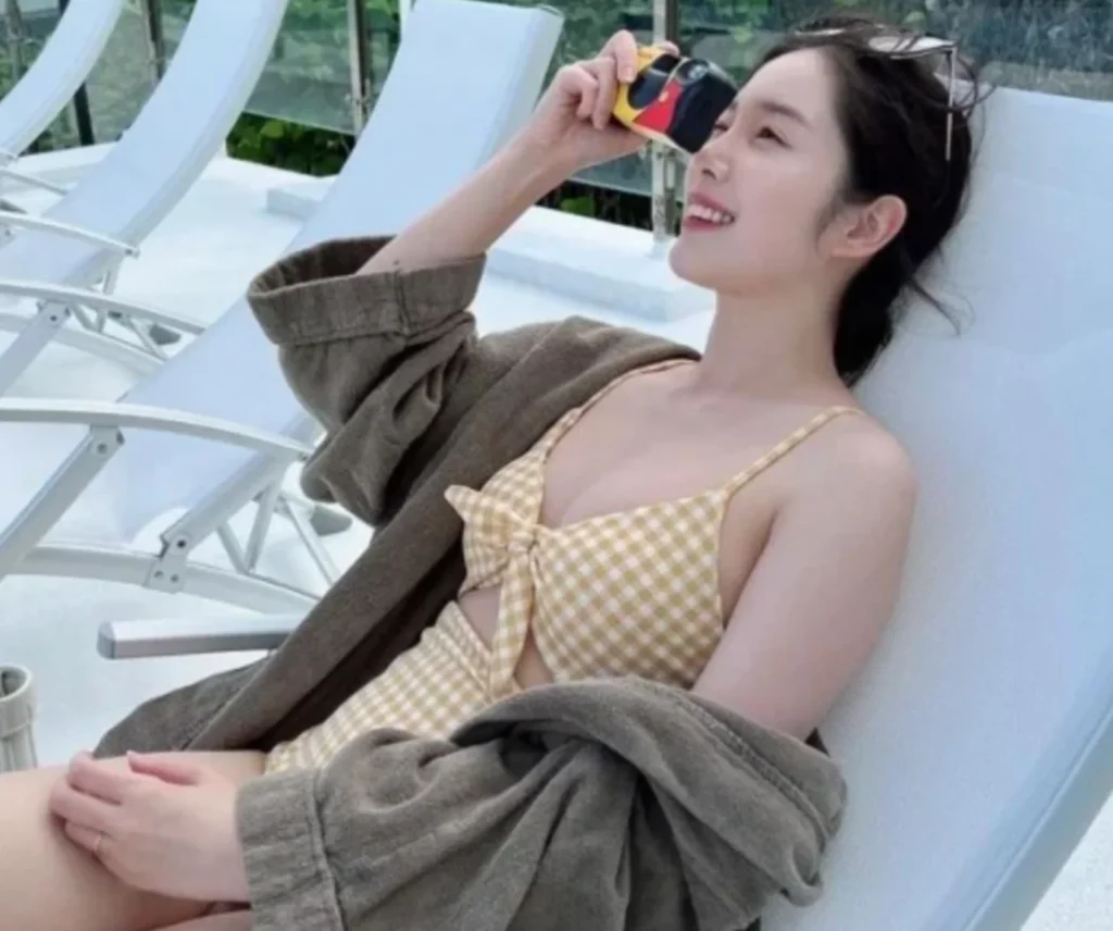 4번의 도전, 배우로 빛나다 윤채경의 멈추지 않는 여정