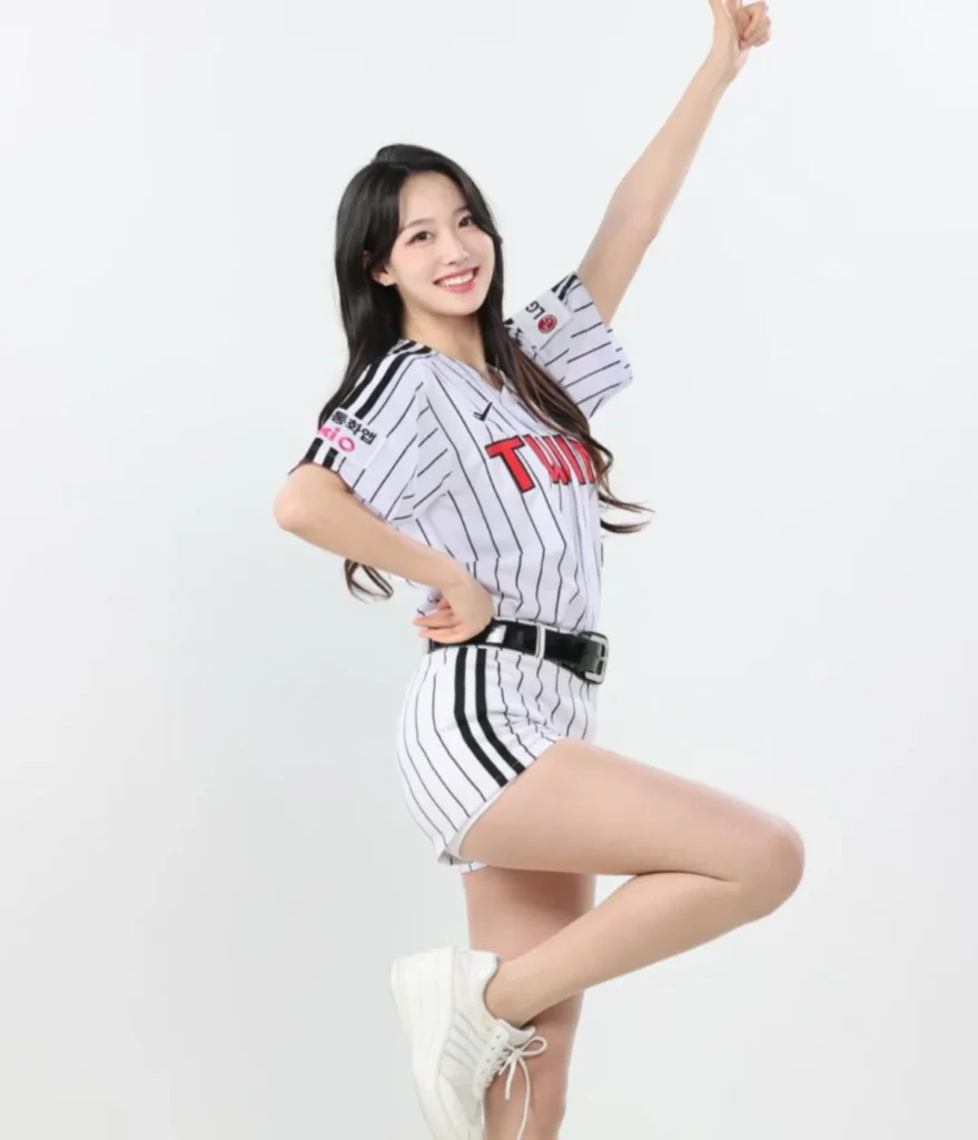 LG 트윈스 김태희 치어리더, 건국대 김태희의 화려한 야구장 데뷔!