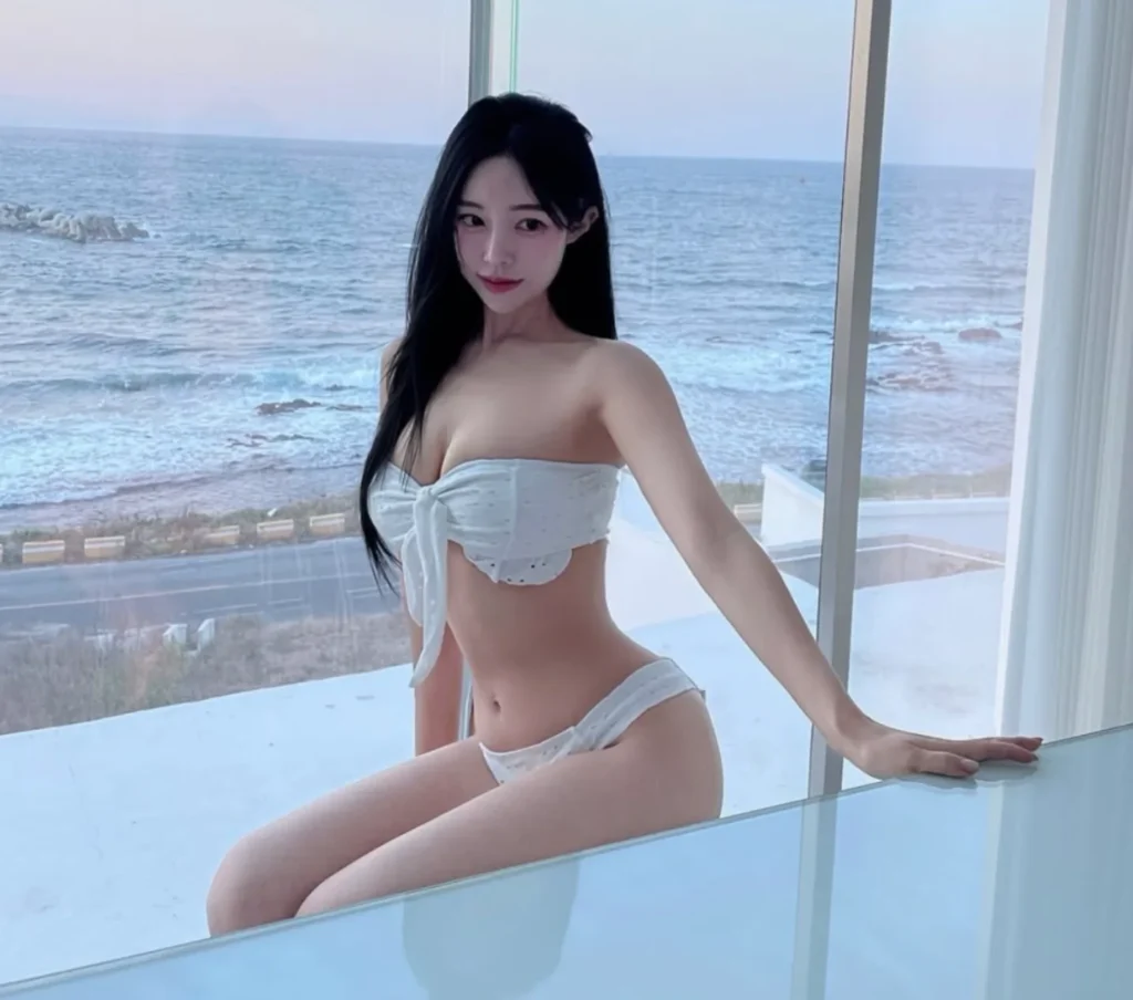 나요미 몸매 비키니 수영복