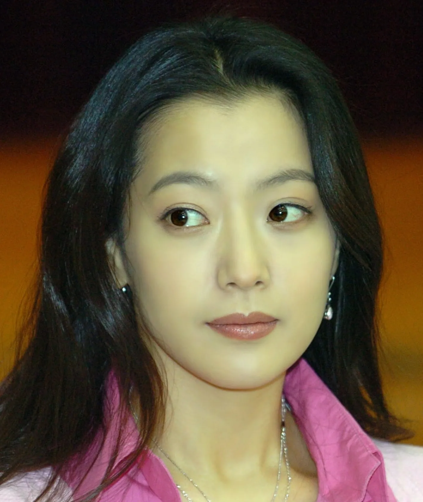 배우 김희선 가을 패션! 카키 점퍼부터 레이어드 룩까지 감각적인 데일리룩 배우 김희선 가을 패션! 카키 점퍼부터 레이어드 룩까지 감각적인 데일리룩