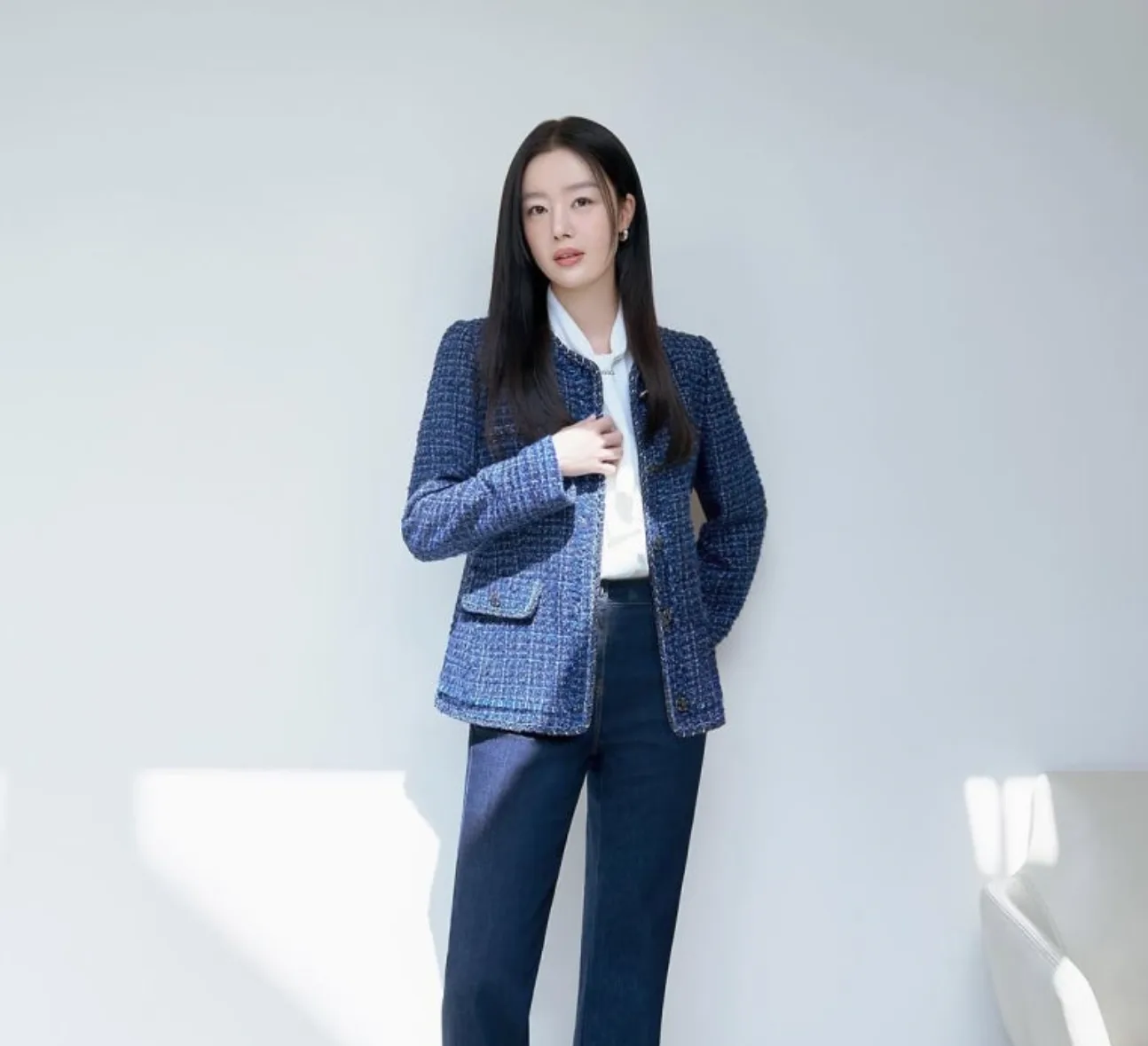 한선화 코디 컴파냐 블루 트위드 재킷 진청 데님 패션