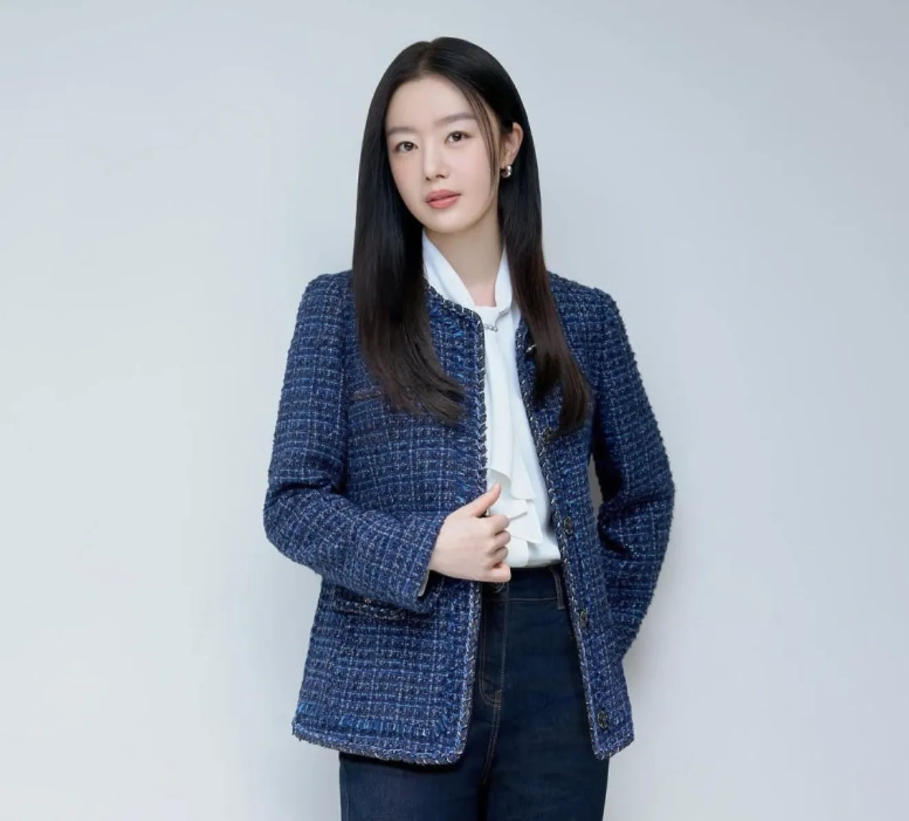 한선화 코디 컴파냐 블루 트위드 재킷 진청 데님 패션