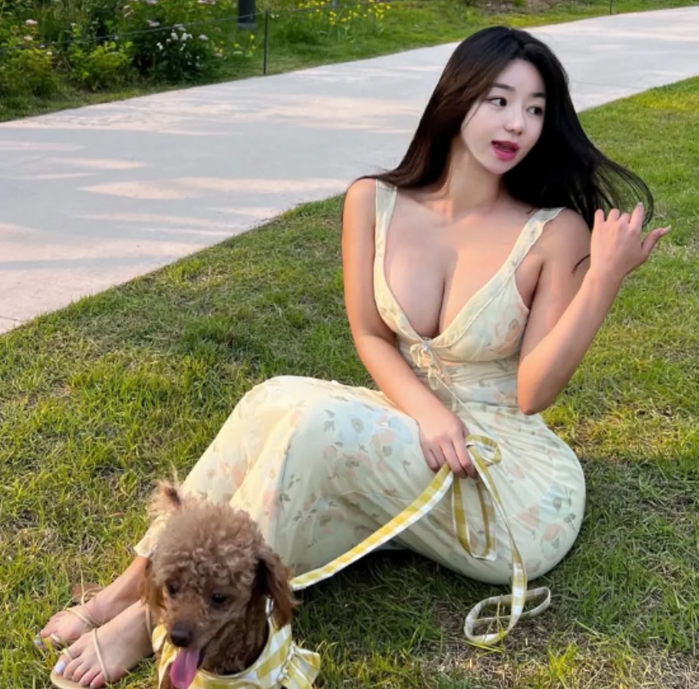 문주희 수영복 화이트 비키니 시스루 셔츠 그물 스커트 커버업 코디