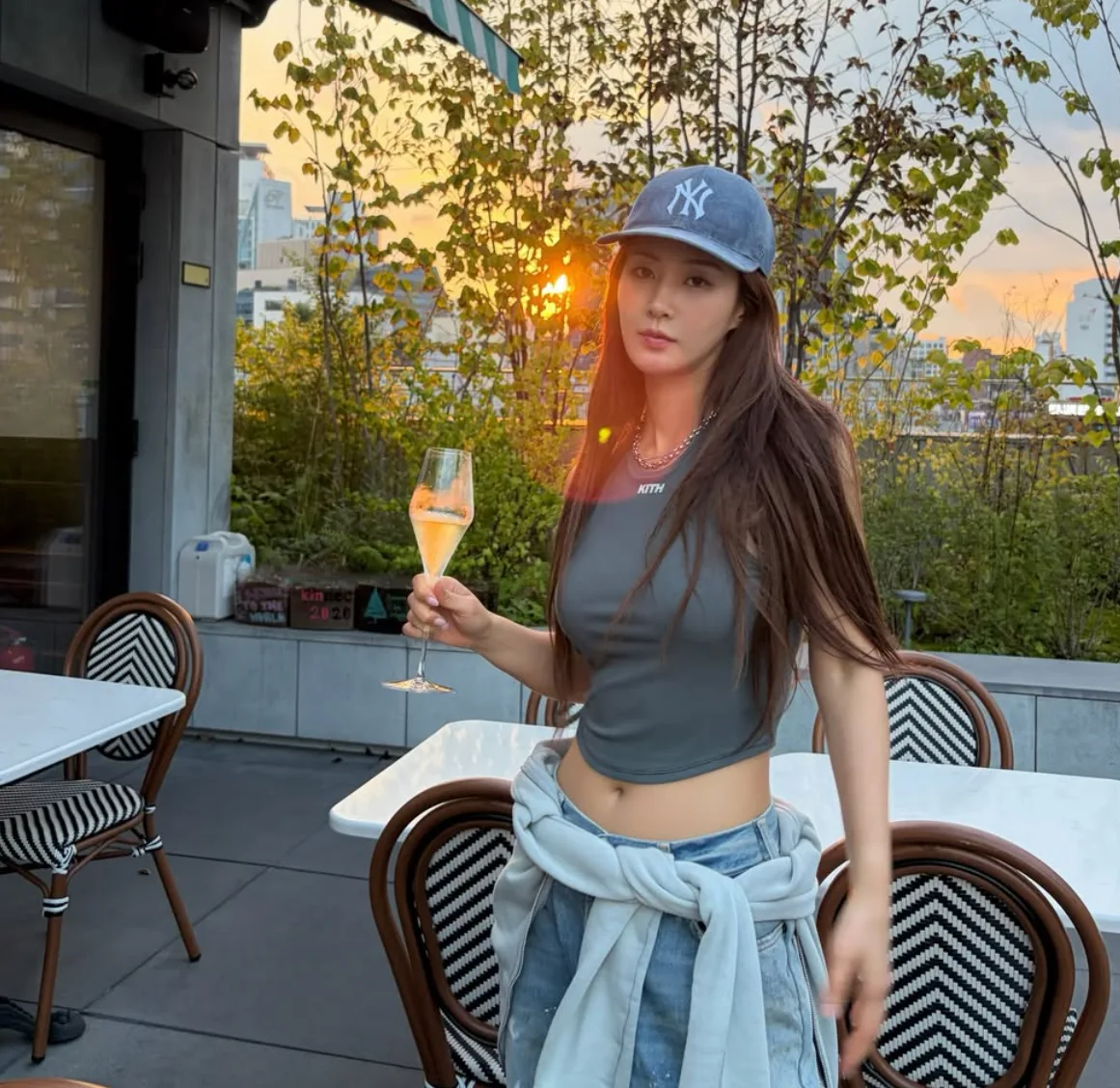 소녀시대 유리 사복 크롭 나시 청바지 후드집업 패션